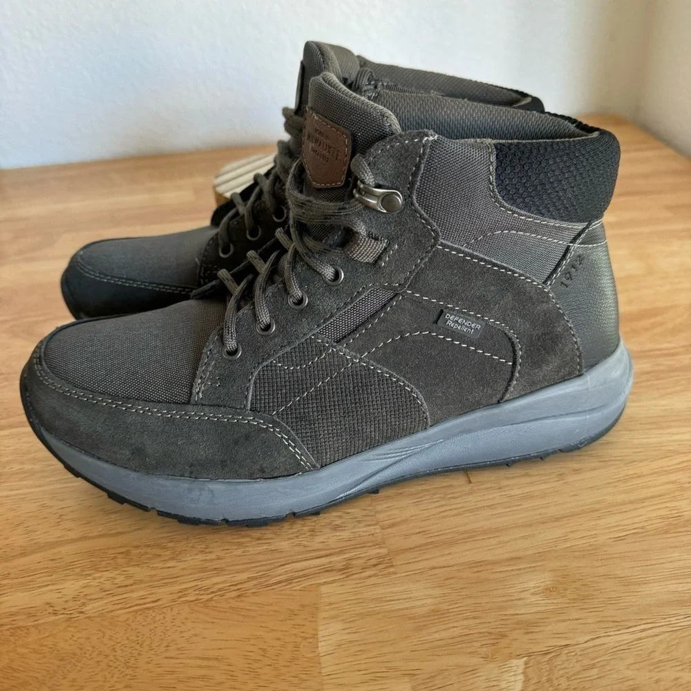 NWOT Nunn Bush Men's Excursion Lite Moc Toe Chukka Boots Size 8